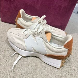 New Balance 327 sneakers